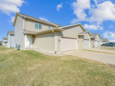67 Woodstone Ln SW, Cedar Rapids, IA, 52404