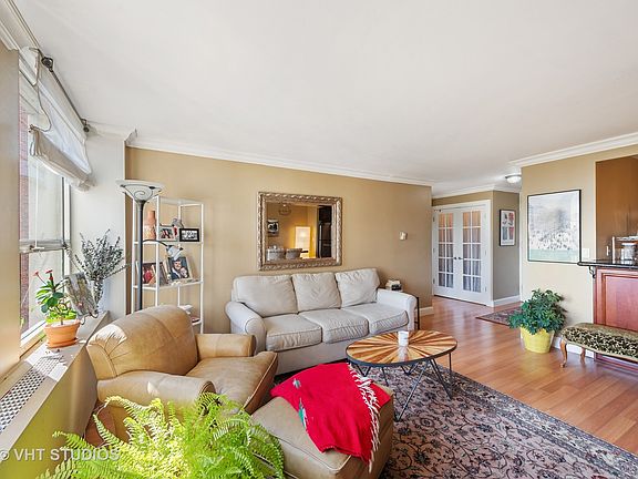 3rd image of 2626 N Lakeview Ave APT 505