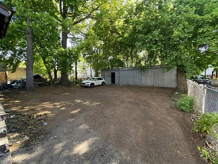 636 Grove St #1R — Photo 11