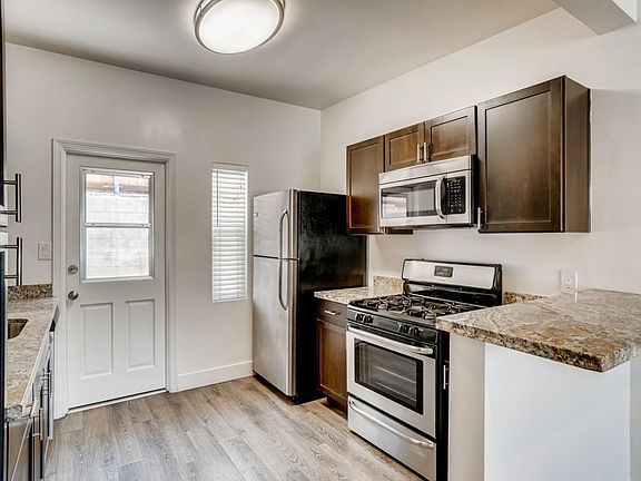 5th image of 1105 33rd St