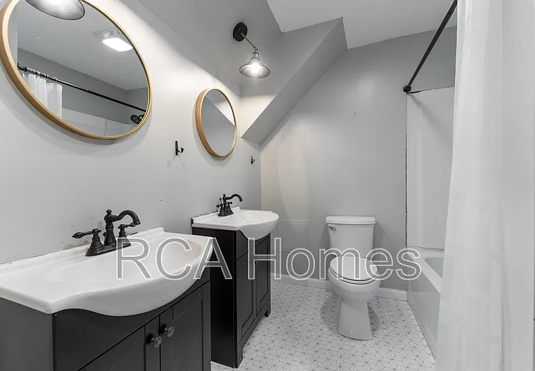 1042 Saint Paul St — Photo 8