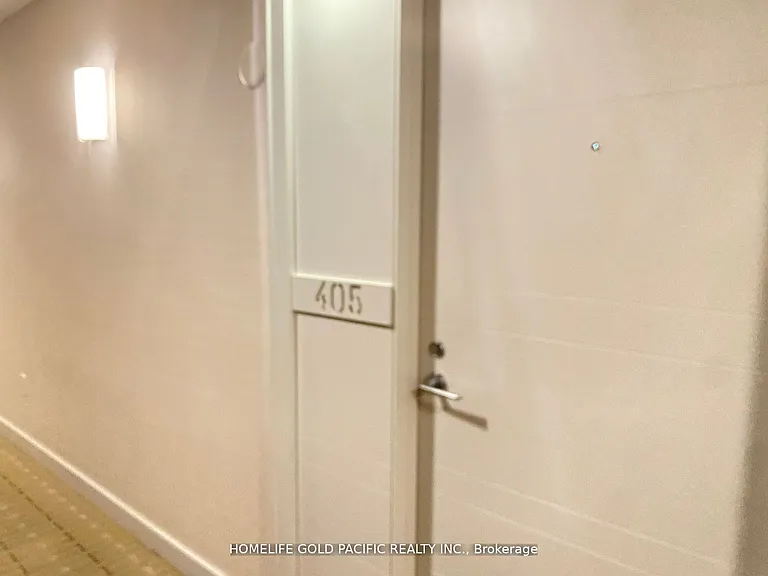 37 Grosvenor St #405 — Photo 3