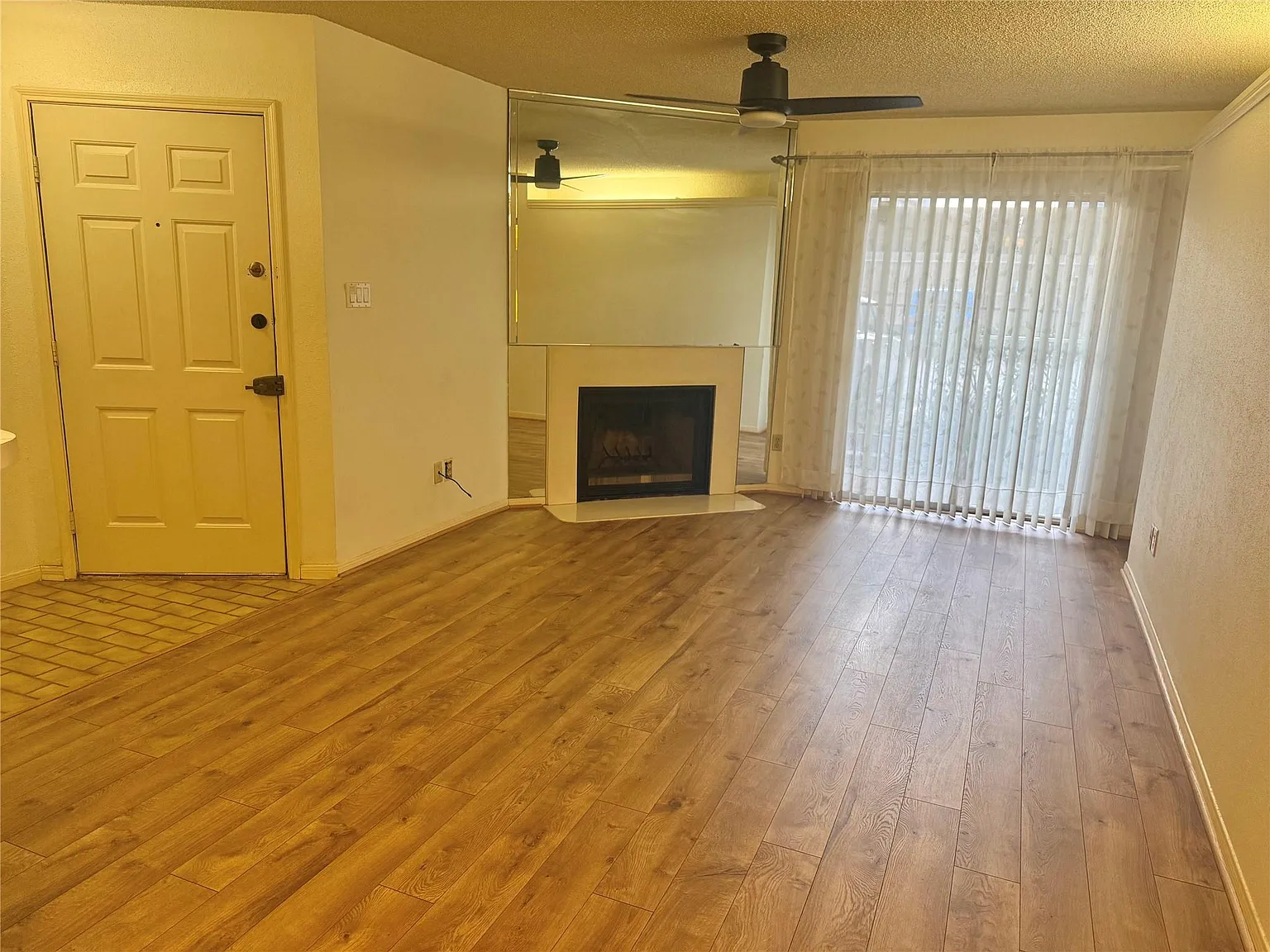 1 bed, 1.0 bath, 680 sqft, $1,115 — Photo 3