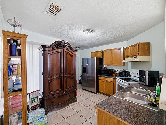 5th image of 10464 Woodleaf Dr