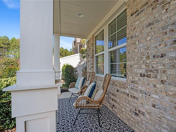 5th image of 39 Floating Leaf Way