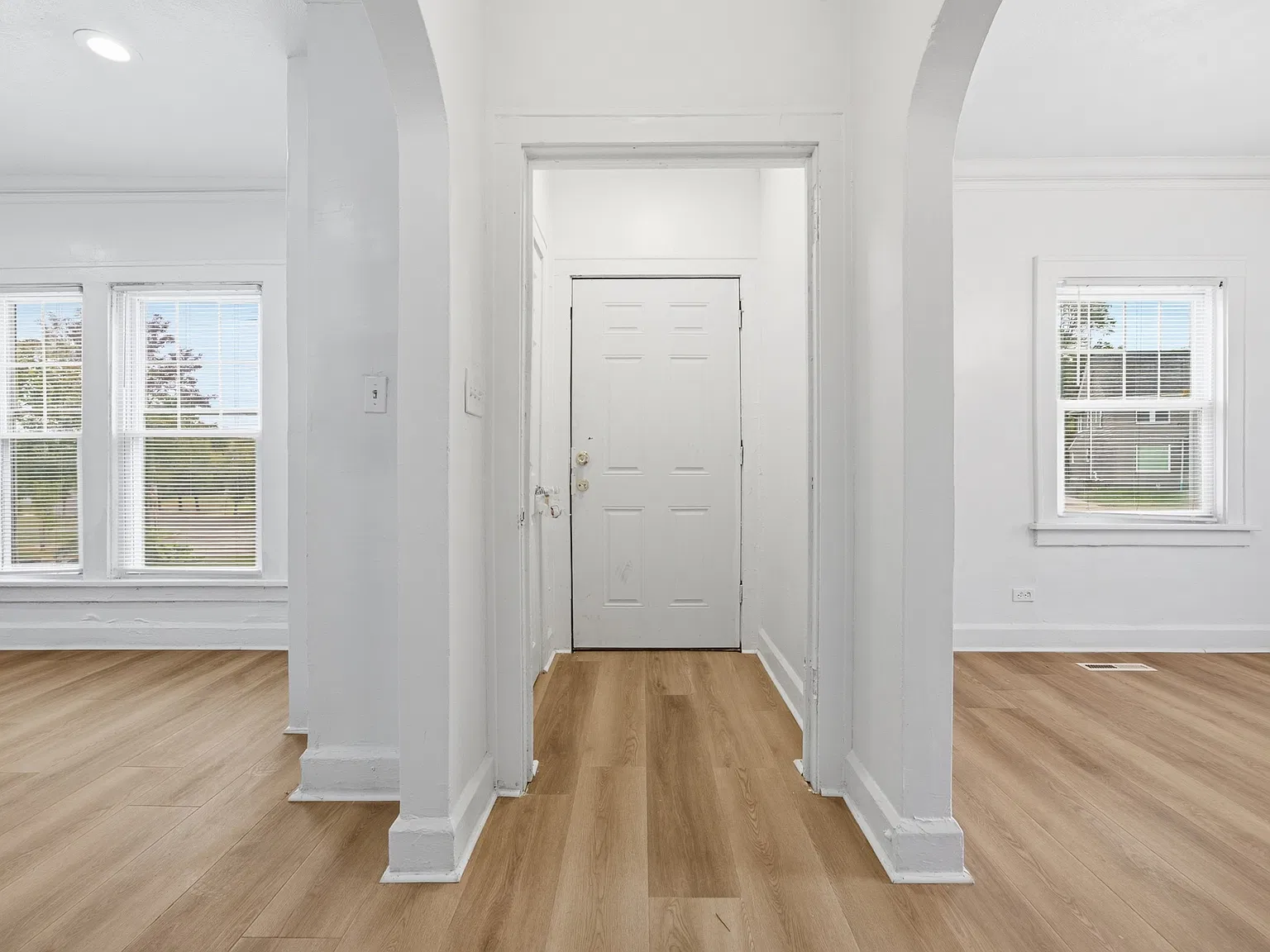 4 bed, 1.5 bath, $2,550 — Photo 4