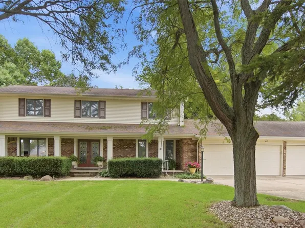 1510 Kings Carriage Rd, Grand Blanc, MI 48439