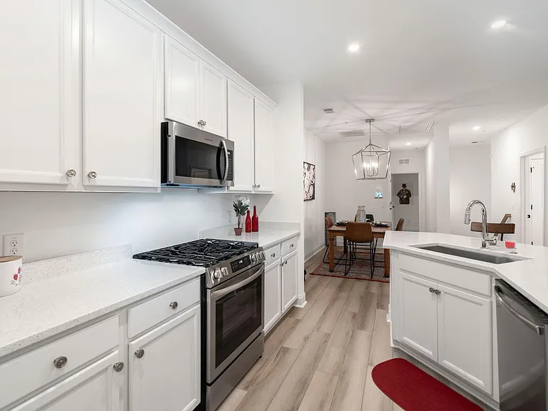 305 Flowering Peach Ct #203 — Photo 9