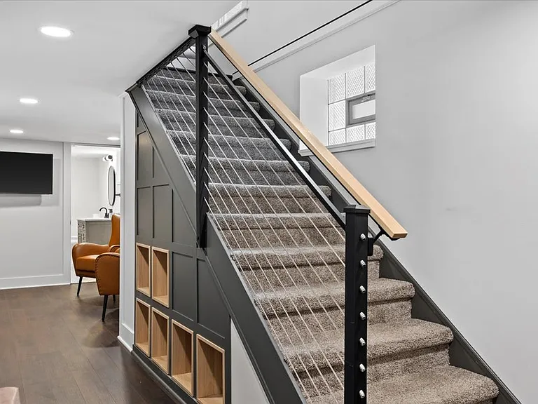 1608 N Astor St — Photo 5