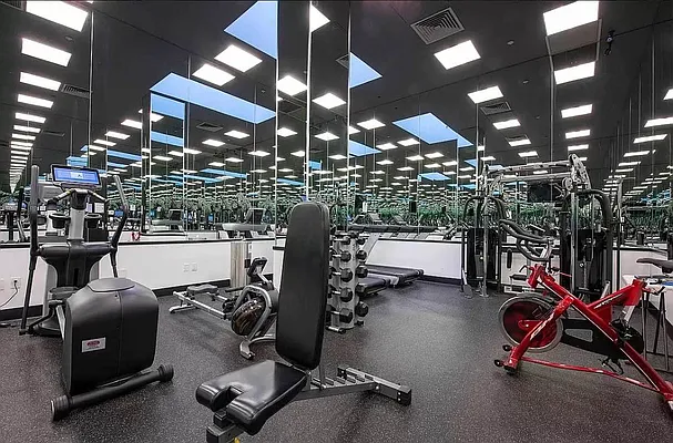 Rented by Bond New York | media 31