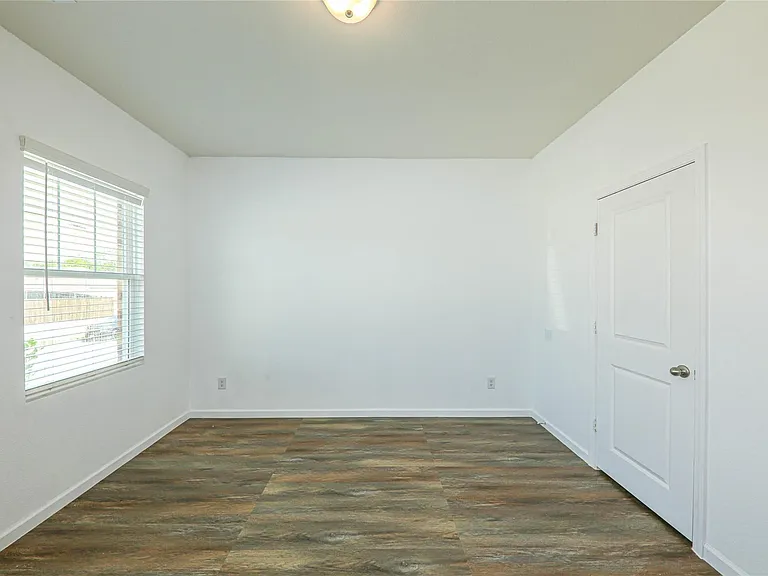746 Wilshire Dr — Photo 11