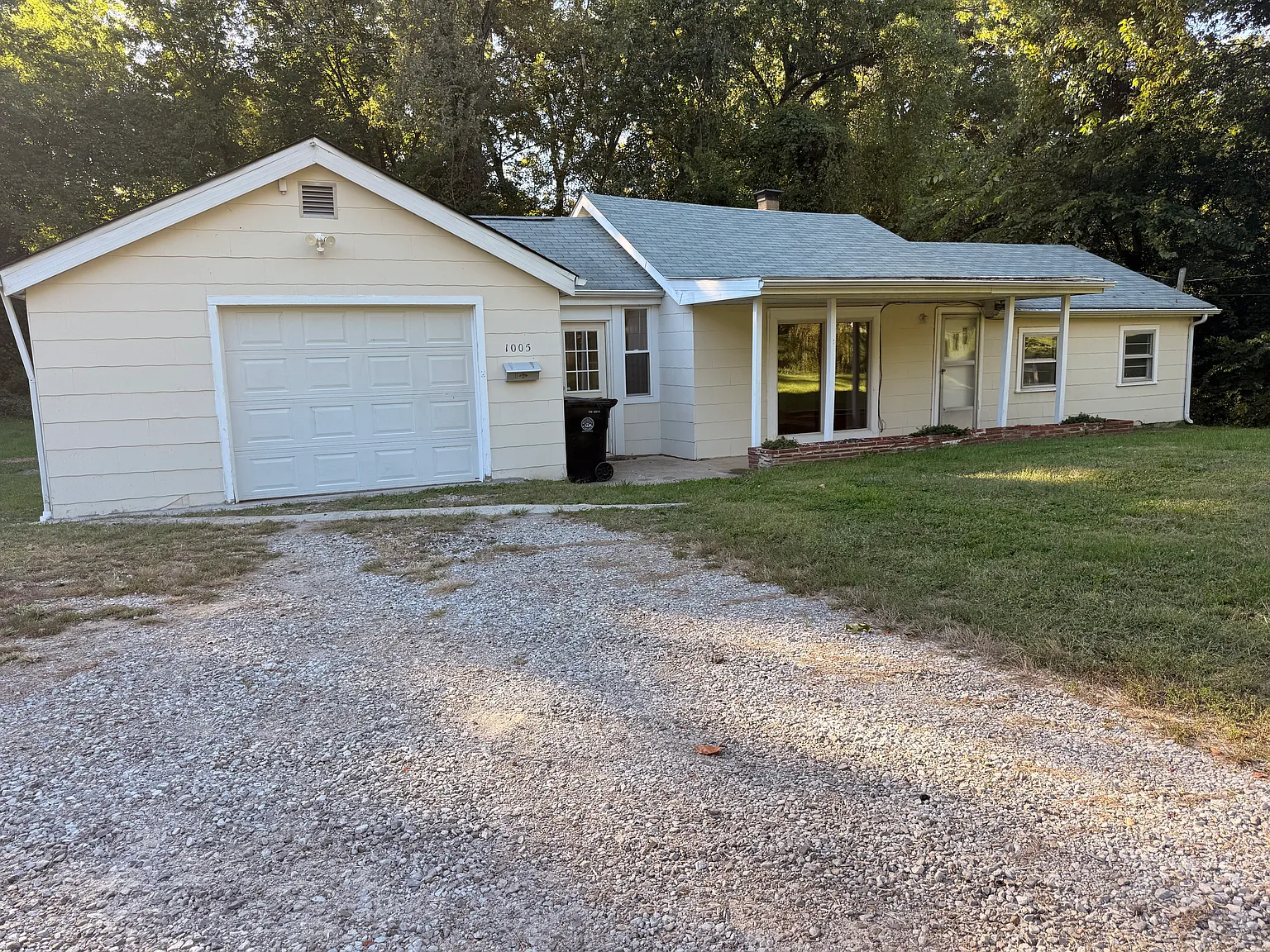 2 bed, 796 sqft, $1,000 — Photo 1