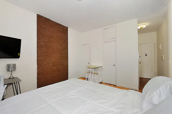 Rented by Corcoran | media 77