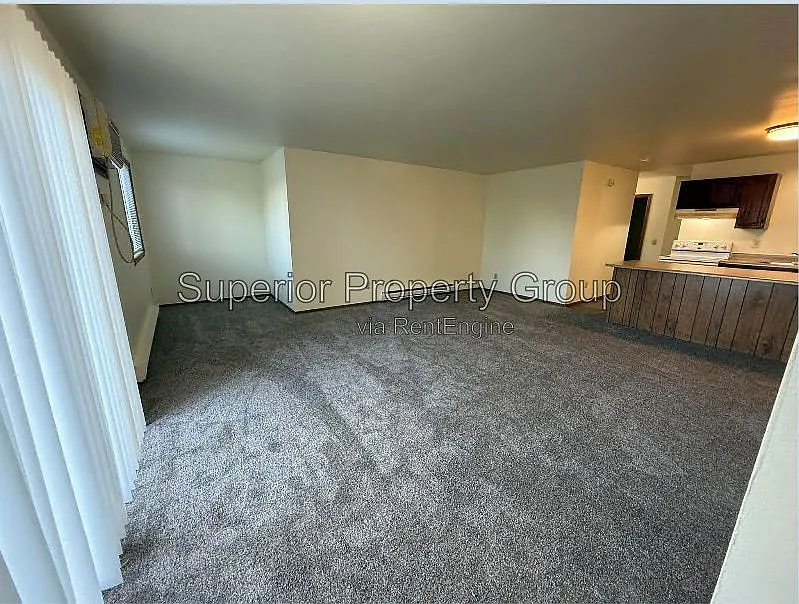 Studio, 1.0 bath, $950 — Photo 2
