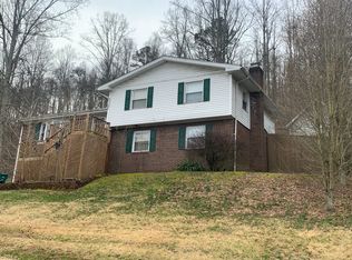 127 Winners Cir, Hurricane, WV 25526