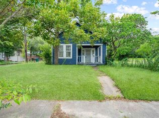 1101 N Thompson St, Conroe, TX 77301