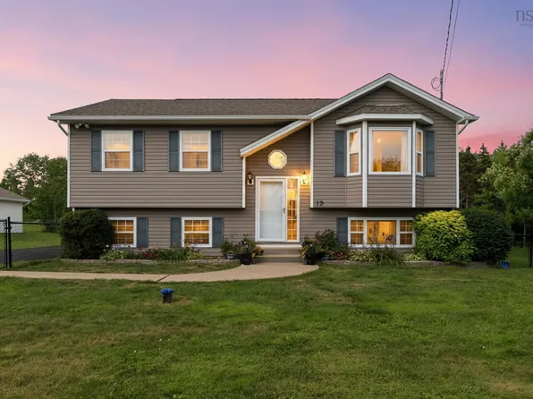 19 Marjorie Dr, West Porters Lake, NS B3E 1N2