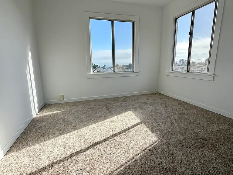 33 Shasta Ln #B — Photo 4