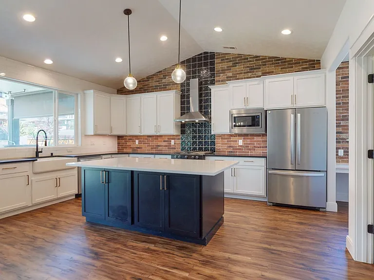 1763 Sicily Ln — Photo 3