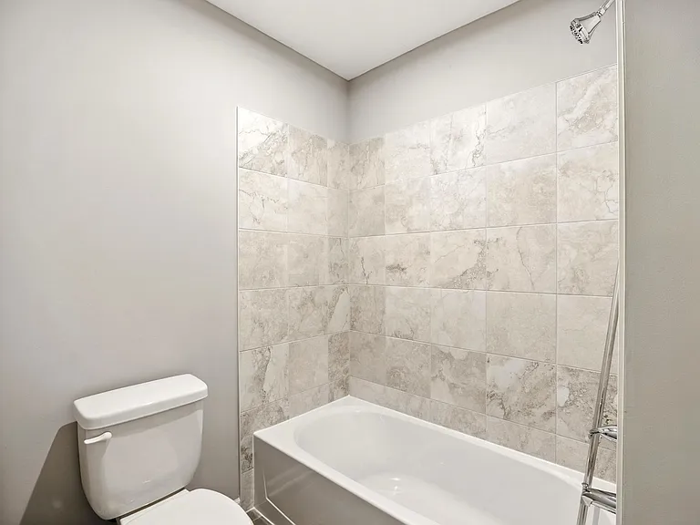 9440 Windsor Curv — Photo 42