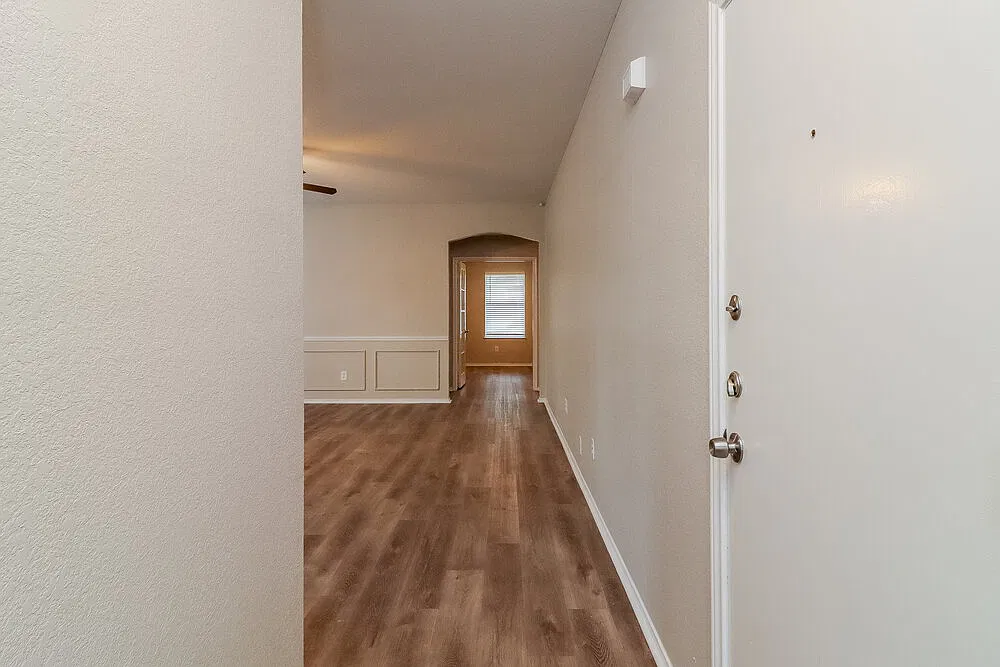 3 bed, 2.0 bath, 1608 sqft, $2,250 — Photo 3