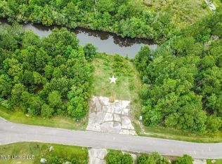 134 Poki Pl, Bay Saint Louis, MS 39525