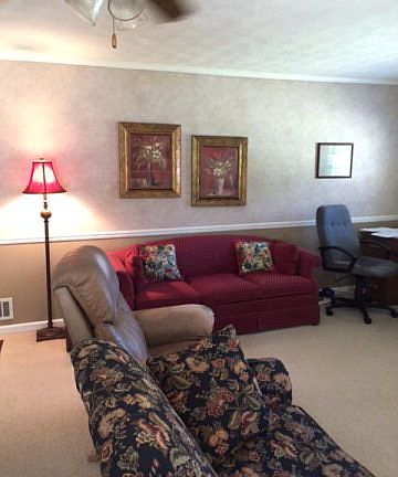 3rd image of 3100 Willowdale Dr