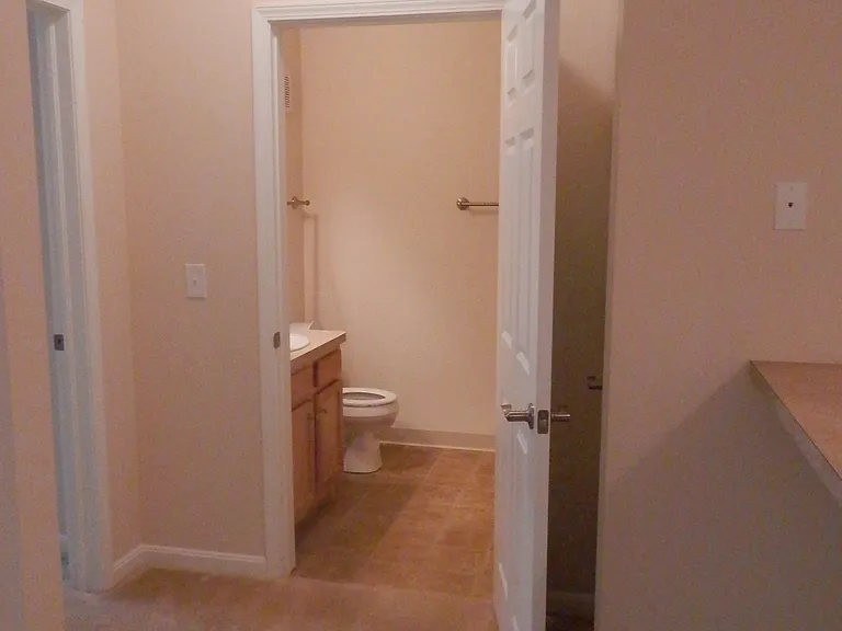 Aquamarine Apartments — Photo 25