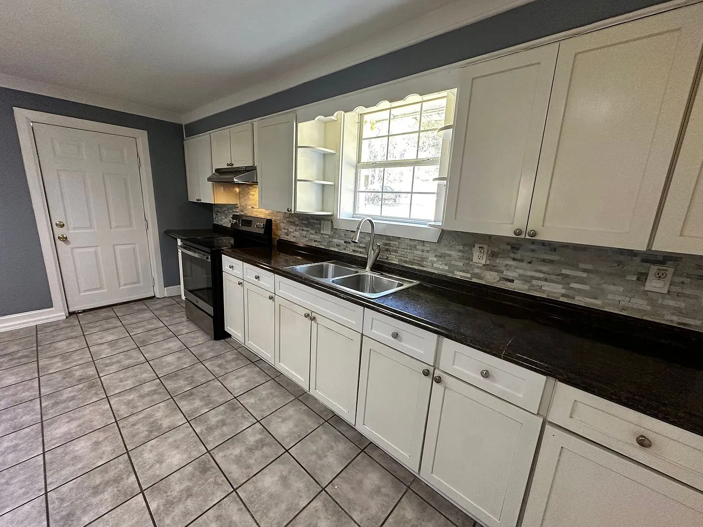 4494 Old Summerville Rd — Photo 2