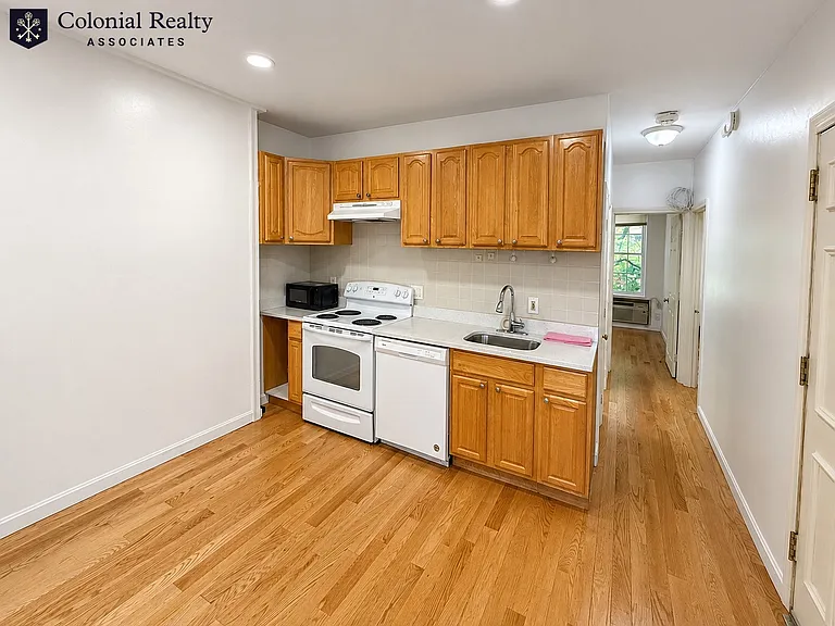 74 Tyler St #C — Photo 4