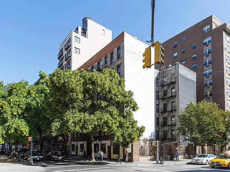 302 Mott St #1S — Photo 15
