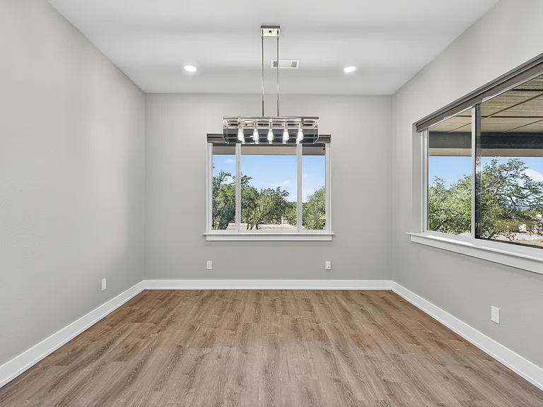 21603 Thomas Cv — Photo 16