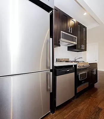 Rented by Avenues Real Estate | media 17