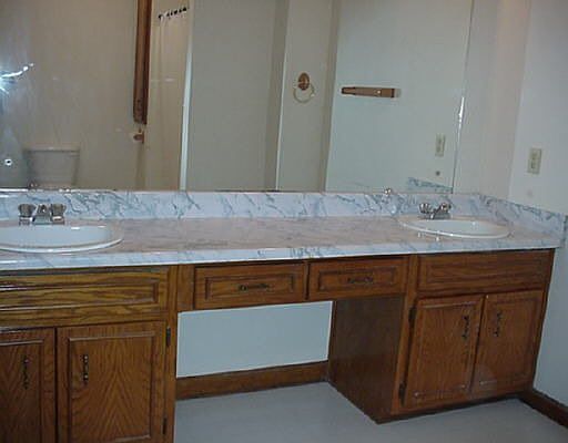 Large Master Bath!