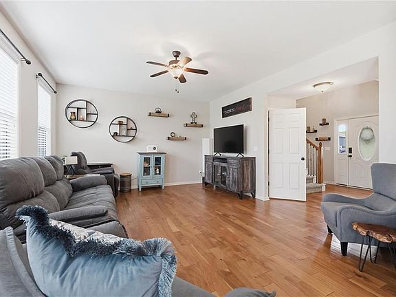 3rd image of 1804 Cardinal Cir