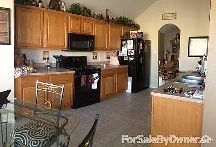 Kitchen
						:
						Kitchen opened concept