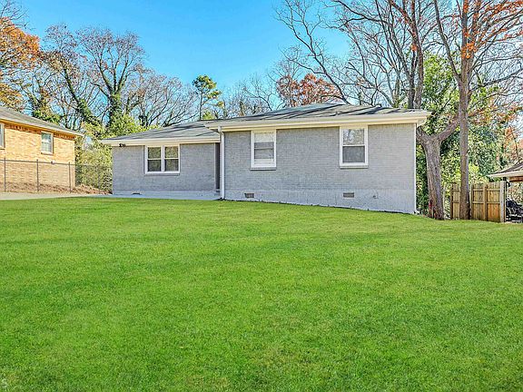 3rd image of 2690 Rollingwood Ln SE