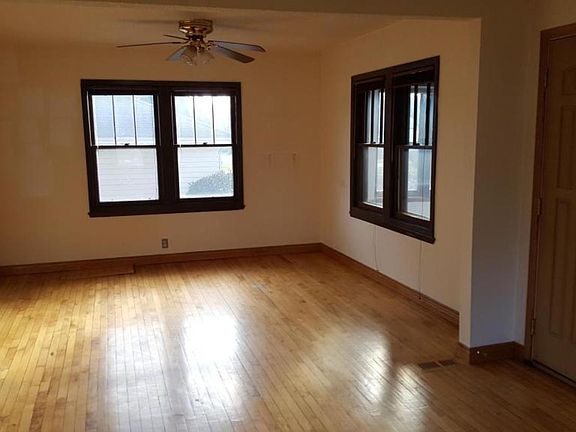4th image of 3429 Edward St NE