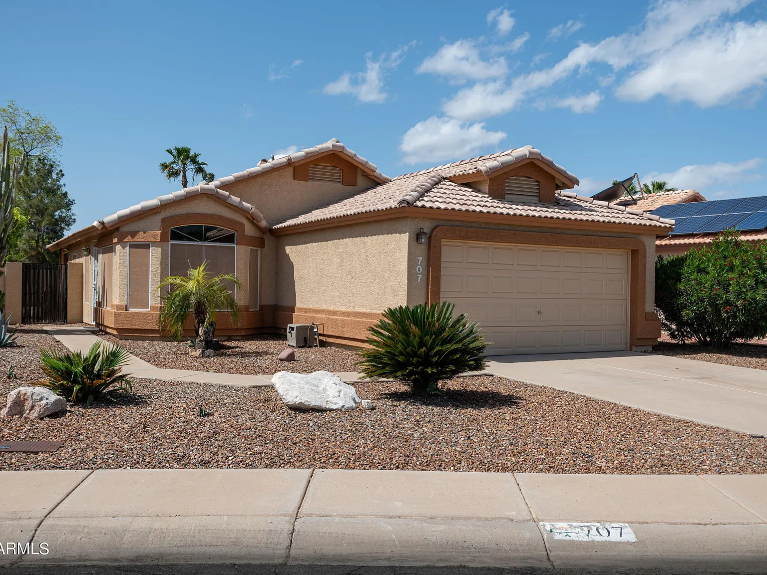 3 bed, 2.0 bath, 1279 sqft, $3,000 — Photo 1