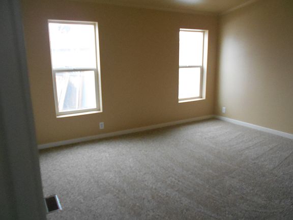 master bedroom w/2 closets
