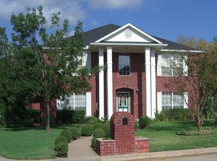 614 Hillside Dr, Kennedale, TX 76060