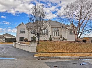 23 Steeple Ln, Lincoln, RI 02865