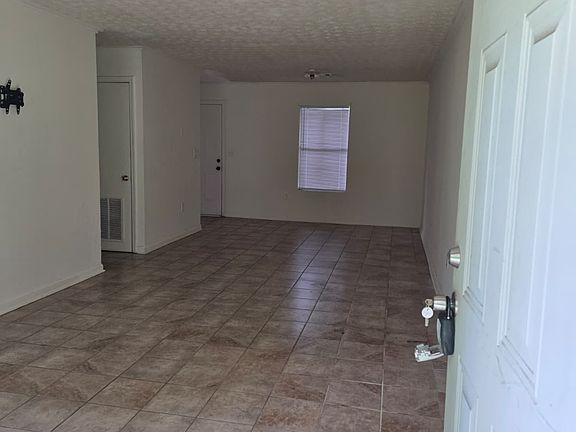 3rd image of 2213 E 5th St APT A