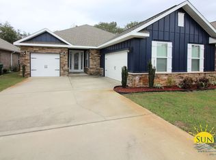 8 6th Ave, Shalimar, FL 32579