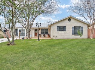 231 Renner Dr, San Antonio, TX 78201