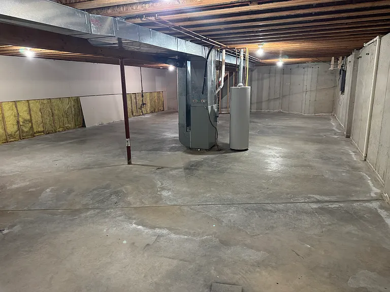 1708 E Main St — Photo 15