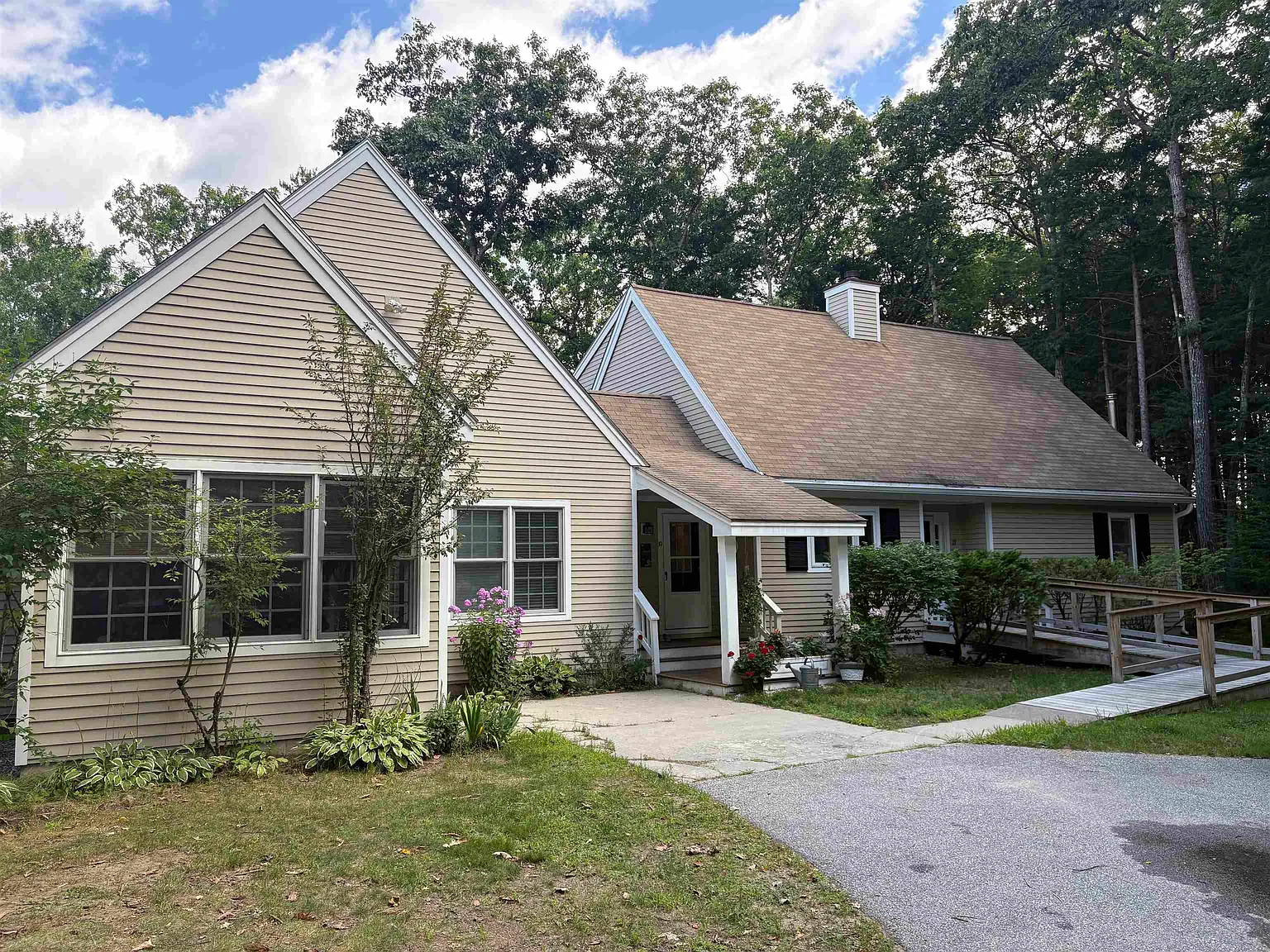 4 bed, 2.0 bath, 1600 sqft, $3,500 — Photo 1