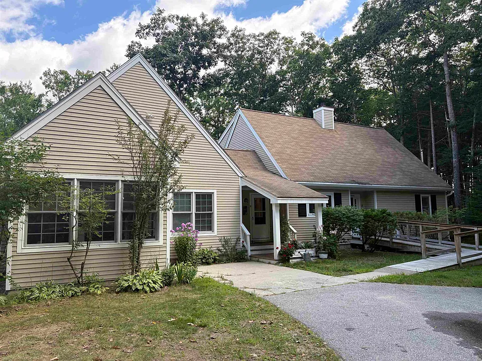 19 Cross Country Ln