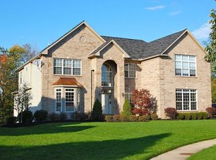 17951 Stony Point Dr, Strongsville, OH 44136