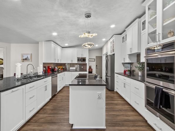 735 N Derby Ave, Giltner, NE 68841
